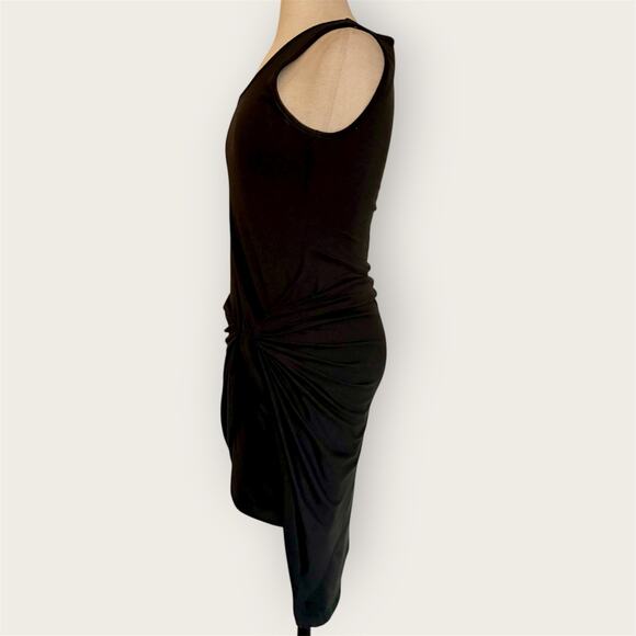Black asymmetrical wrap dress, ladies medium stretch sleeveless round neck - Picture 3 of 6